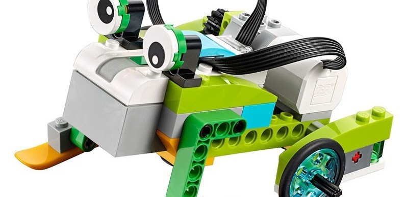 frog toy made of lego